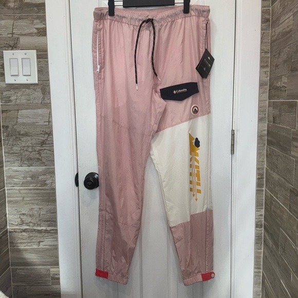 NWT Kith Columbia Riptide Wind Pant
Dusty Pink - Picture 2 of 11